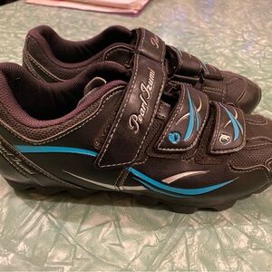 Woman’s Eu Size 39 Pearl Izumi All-Road 2 Velcro Strap Clip-On Bicycle Shoes